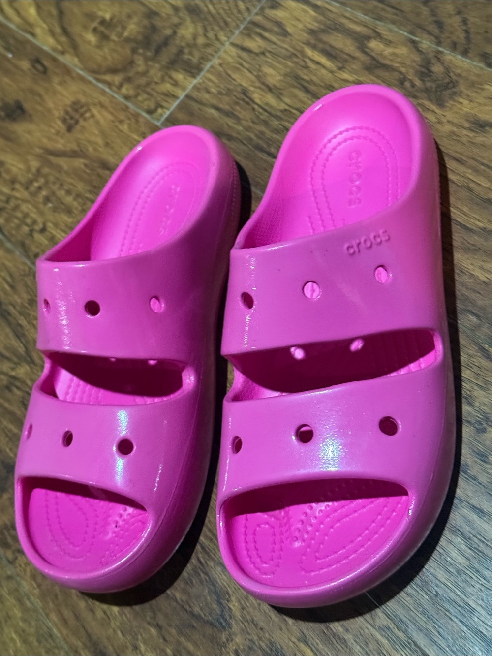 Crocs Pink Hi-shine sandal